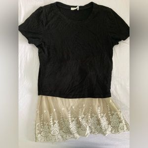 Shirt extender slip.